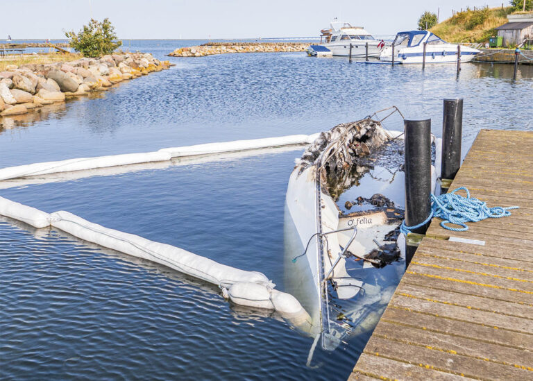 Båden i Dragør Ny Havn stod ikke til at redde. Foto: TorbenStender.